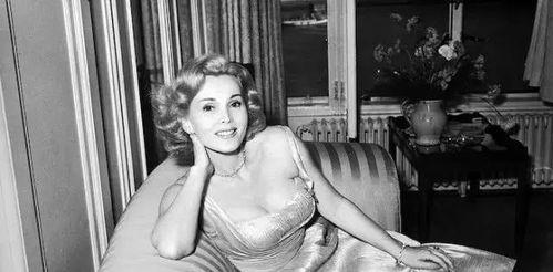 河北石家庄母女吃瓜,吃瓜成趣